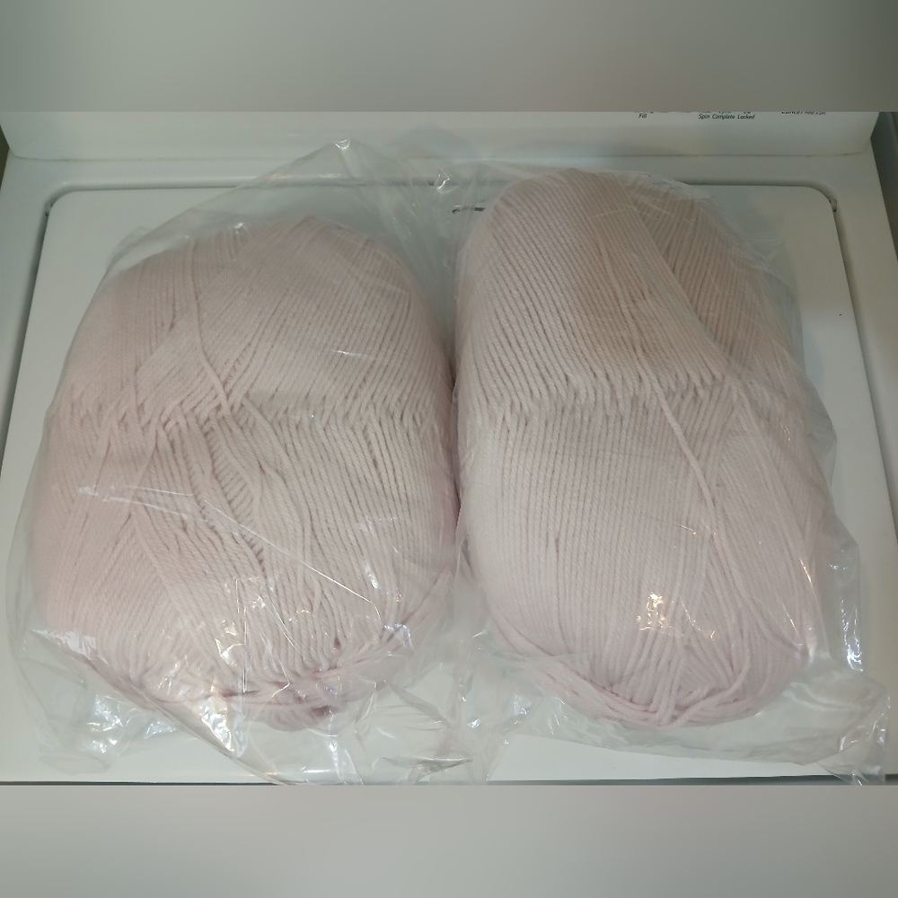 Mary Maxim Unbanded One Pound Yarn in 'Light Pink' 2 Skeins 908 Grams Total